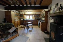 For Sale 3 Houses, 2 Barns, Gardens. Lussac-les-Églises. 87