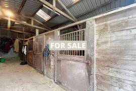Equestrian Property with Multiple Outbuildings Equestrian Property with Multiple Outbuildings