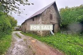 Equestrian Property with Multiple Outbuildings