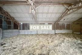Equestrian Property with Multiple Outbuildings Equestrian Property with Multiple Outbuildings