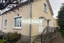 Nice House with Garden in Town