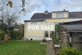 Nice House with Garden in Town Nice House with Garden in Town