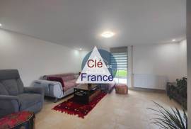 Charming Detached House and Garden