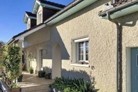 Beautiful Family Home with Pool in Garden