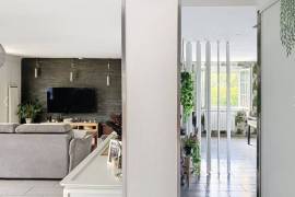 Beautiful Family Home with Pool in Garden