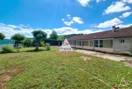 Detached House with Garden and Good Potential