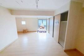 Detached House with Garden and Good Potential