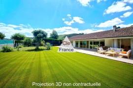 Detached House with Garden and Good Potential