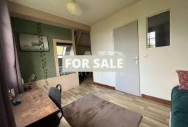 Detached Country House with Landscaped Garden Detached Country House with Landscaped Garden