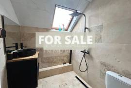 Lovely House and Garden plus Outbuildings