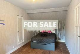 Lovely House and Garden plus Outbuildings