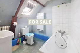 Detached Country House with Outbuilding