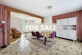 Detached House with Garden close to the Coast