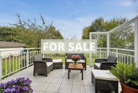 Detached House with Garden close to the Coast