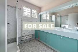 Detached House with Garden close to the Coast