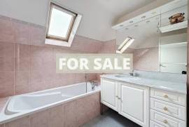 Detached House with Garden close to the Coast