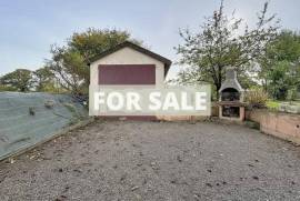 Detached House with Garden close to the Coast