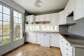 Detached House with Garden close to the Coast