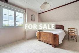 Detached House with Garden close to the Coast