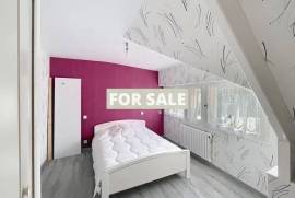 Detached Country House with Covered Swimming Pool