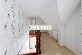 Detached Country House with Covered Swimming Pool