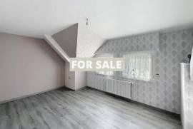 Detached Country House with Covered Swimming Pool