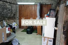 Town House with Neat Garden