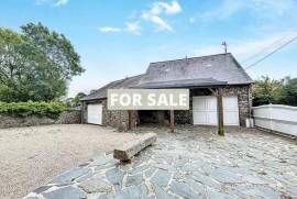 Detached Country House with Outbuilding Detached Country House with Outbuilding