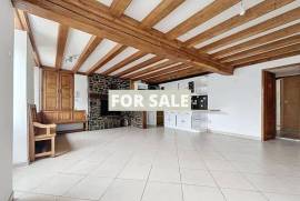 Detached Country House with Outbuilding Detached Country House with Outbuilding