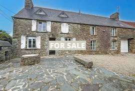 Detached Country House with Outbuilding