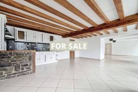 Detached Country House with Outbuilding Detached Country House with Outbuilding