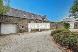 Detached Country House with Outbuilding Detached Country House with Outbuilding