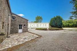 Detached Country House with Outbuilding Detached Country House with Outbuilding