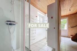 Detached Country House with Outbuilding Detached Country House with Outbuilding