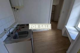 Building Divided into Apartments Building Divided into Apartments