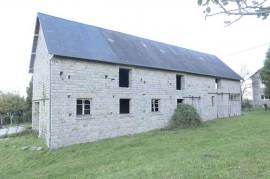 Country House and Huge Barn to Renovate