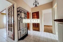 Town House with Flexible Accommodation Town House with Flexible Accommodation