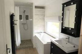 Detached Country House with Outbuilding Detached Country House with Outbuilding