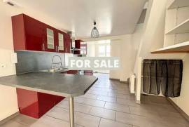 Town House with Neat Garden