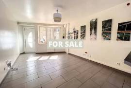 Town House with Neat Garden