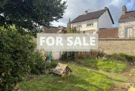 Charming Town House with Garden Charming Town House with Garden