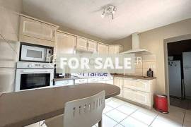 Detached Villa With Garden Detached Villa With Garden