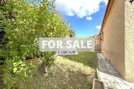 Detached Villa With Garden Detached Villa With Garden