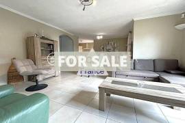Detached Villa With Garden Detached Villa With Garden