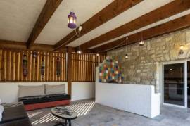 Detached Villa with Swimming Pool Detached Villa with Swimming Pool