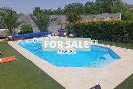 Superbe Villa Moderne T5 De 132m2 Avec Bel Exterieur Et Piscine - Secteur Les Roubauds