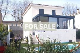 Superbe Villa Moderne T5 De 132m2 Avec Bel Exterieur Et Piscine - Secteur Les Roubauds Superbe Villa Moderne T5 De 132m2 Avec Bel Exterieur Et Piscine - Secteur Les Roubauds