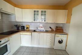 Apartment with Balcony and View Apartment with Balcony and View