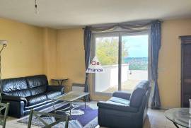 Apartment with Balcony and View Apartment with Balcony and View