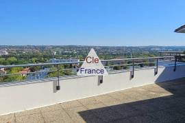 Apartment with Balcony and View Apartment with Balcony and View